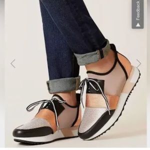 Steve Madden Women's Antics ANTI01AS1 Rose Gold Sneaker.